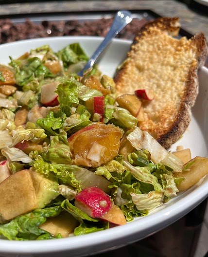 Colorful and crunchy no fuss salad