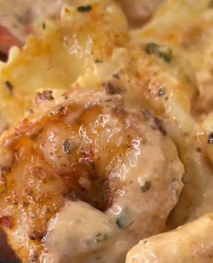 Roasted Red Pepper Shrimp and Sausage Pasta