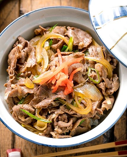 Gyudon (Japanese Beef Rice Bowl)