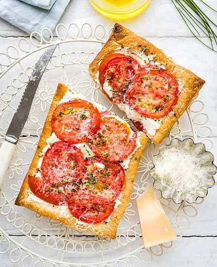 Easy vegetarian puff pastry tomato tarts with feta and ricotta