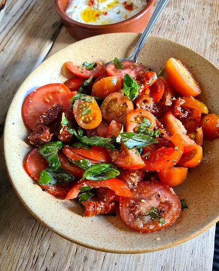 Tomato salad with feta dip