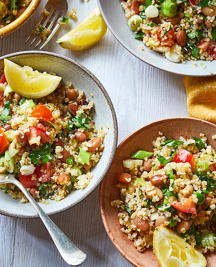 Hot bulgur wheat salad