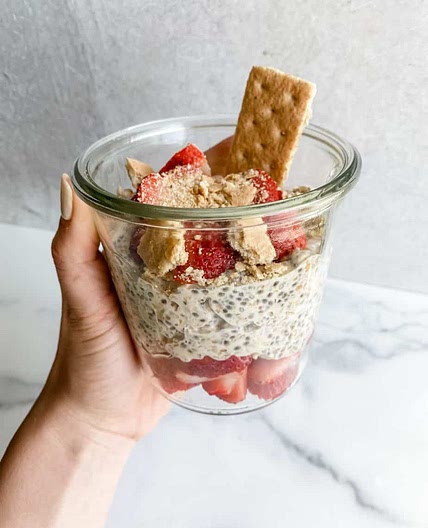 Strawberry Shortcake Overnight Oats