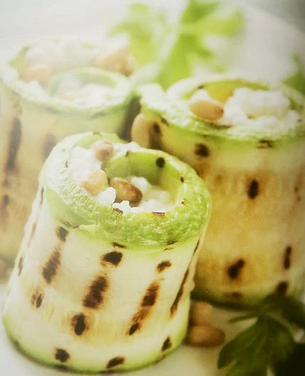 Zucchiniröllchen mit Hüttenkäse