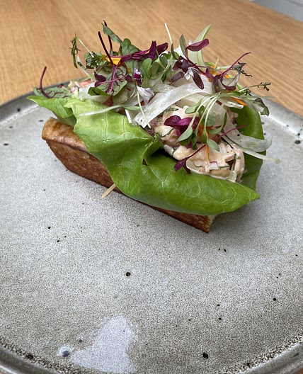 Quebec Summer: Quick Lobster Roll