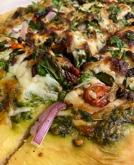Mediterranean Flatbread Pizza 