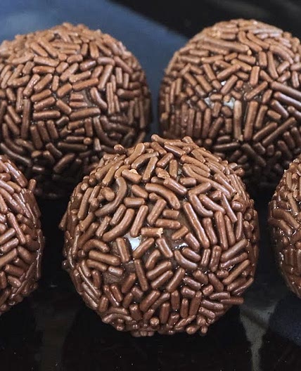 Chocolate ball with milk | Easy chocolate Truffles Dessert recipe