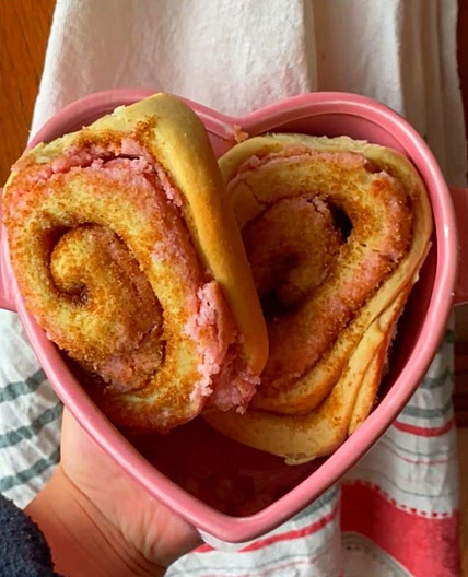 Concha cinnamon rolls