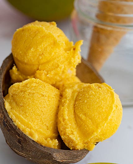 Mango ice cream with condensed milk