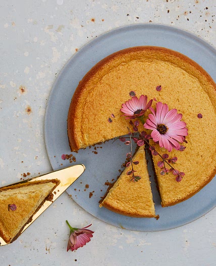 SAFFRON CARDAMOM COTTAGE CHEESECAKE WITH A MILLIONAIRE CRUST — Jasmine Hemsley