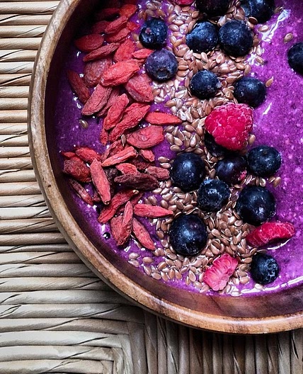 Chia Oat Pitaya Super-Bowl
