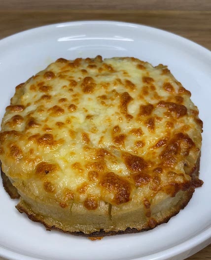 Tear & Share Garlic Crumpets