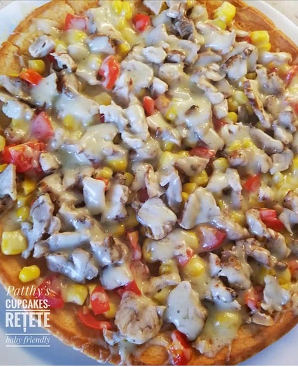Pizza cu blat moale de pancake