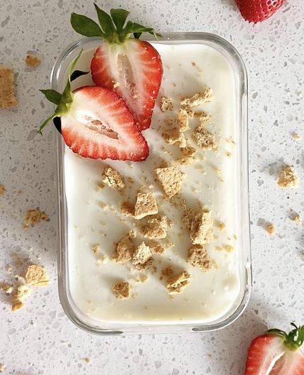 Strawberry Cheesecake Overnight Oats (edited)