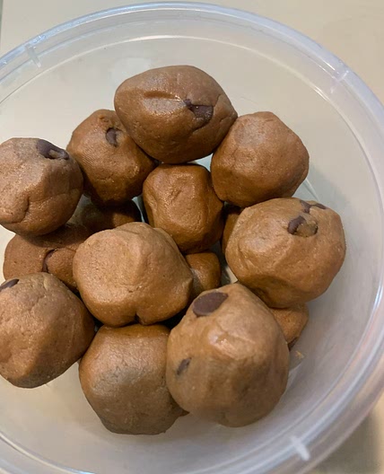 Chocolate protein balls