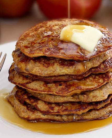 Paleo Apple-Cinnamon Pancakes