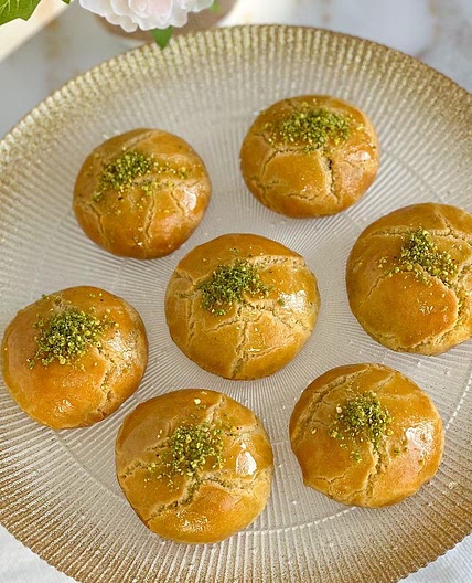 Pistachio filled cookies
