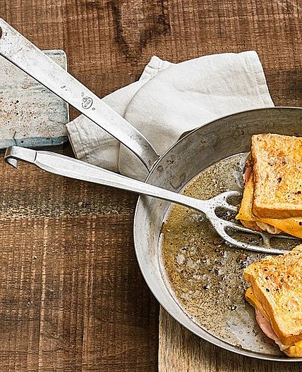 Schinken-Käsetoast aus der Pfanne