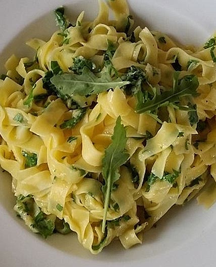 Spaghetti mit Zitrone und Rucola