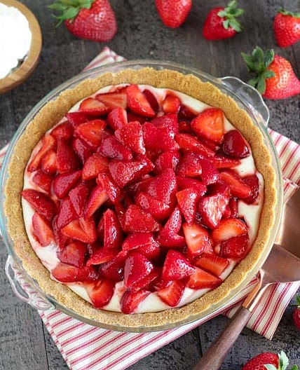 No-Bake Fresh Strawberry Cream Cheese Pie