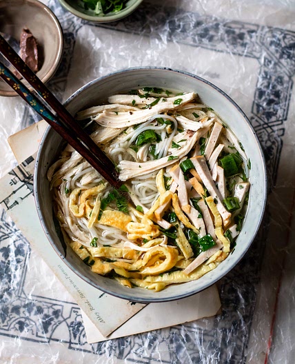 Bun Thang (Vietnamese Chicken Noodle Soup)