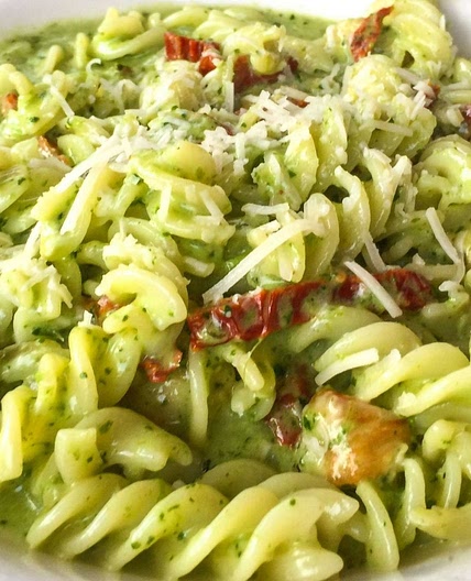 Homemade Easy Pesto Pasta Salad