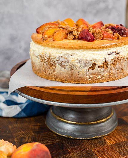 Roasted Peach Cobbler Cheesecake