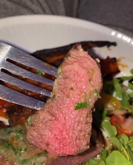 Filet mignon w/ herb butter