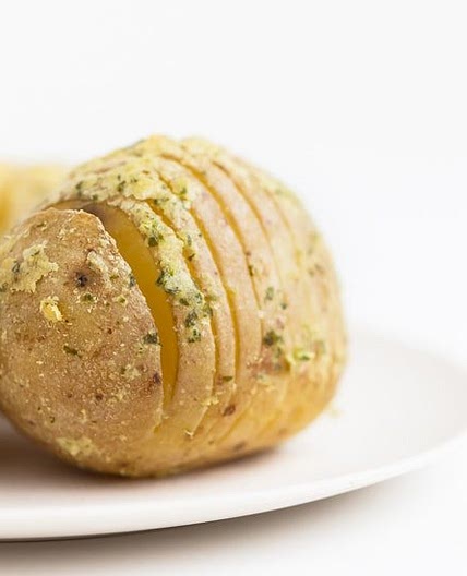 Vegan Hasselback Potatoes (Oil-Free)