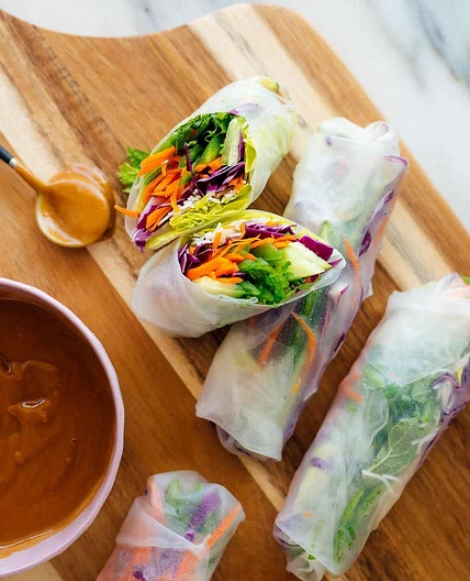 Rice paper rolls with peanut sauce