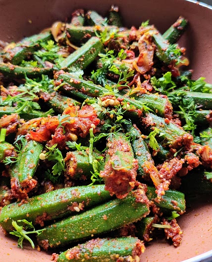 Stuffed fried masala okra
