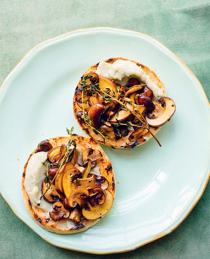 MUSHROOMS, BLUE CHEESE, TOASTING MUFFINS