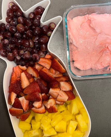 Strawberry Fluff Fruit Dip