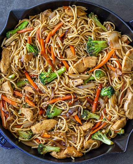 Chicken Lo Mein (Crazy Easy)