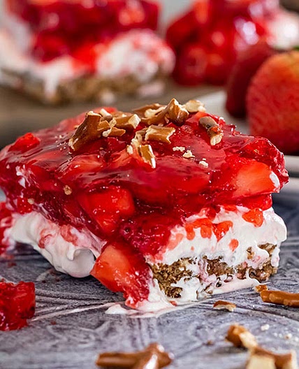 Recipe: Strawberry Pretzel Squares