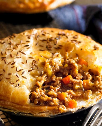 Individual curried beef mince pies