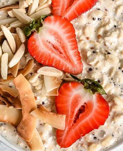 Copy-Cat Healthy Starbucks Strawberry Overnight Oats