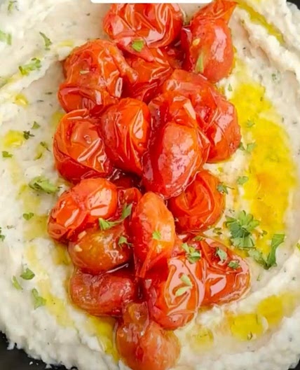 White bean dip with roasted tomatoes 