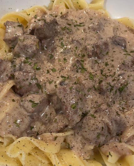 Slow cooker beef stroganoff 