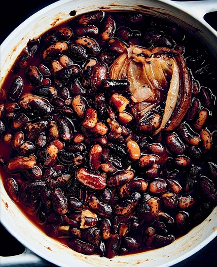 HOMESTEADER’S NEW ENGLAND BAKED BEANS