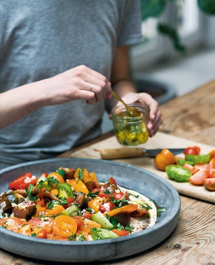 TOMATOES ON TAHINI