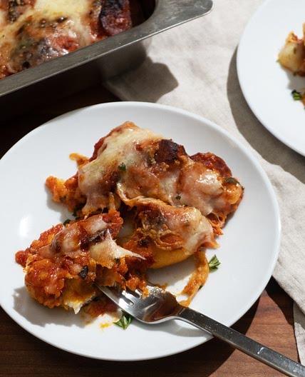 Garlic Knot Pizza Bake