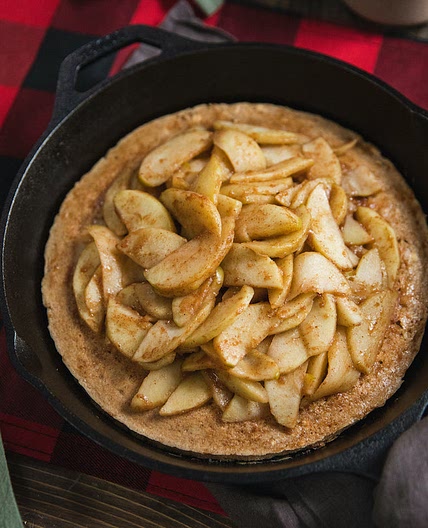 Apple-Cinnamon Flapjack Bake