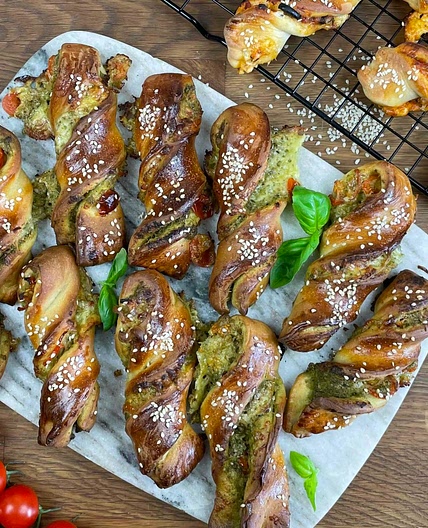 Pesto Twists