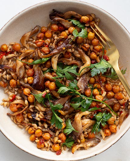 Sun Dried Tomato Chickpeas & Date Syrup Oyster Mushroom Bowl