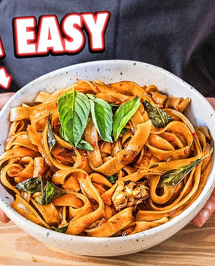 The Easiest Stir Fry Dish (Drunken Noodles)