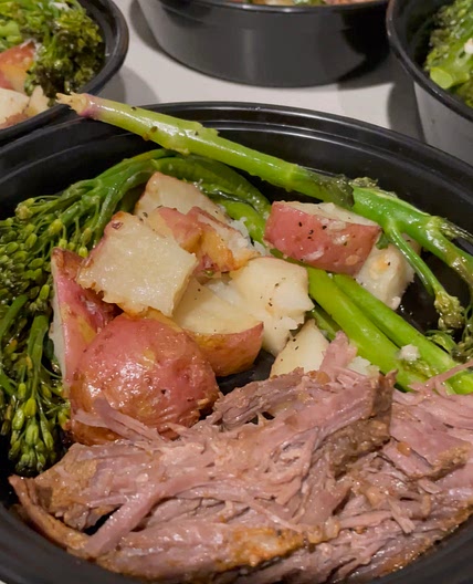 Slow Cooked Tri-Tip w/ Garlic Parmesan Red Potatoes & Broccolini