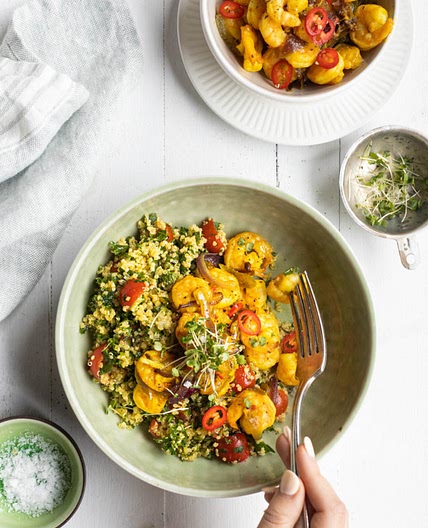 Taboulé de quinoa et crevettes au curcuma