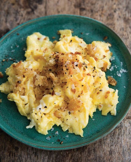 SCRAMBLED EGGS SMOTHERED WITH CRISPY BREAD CRUMBS