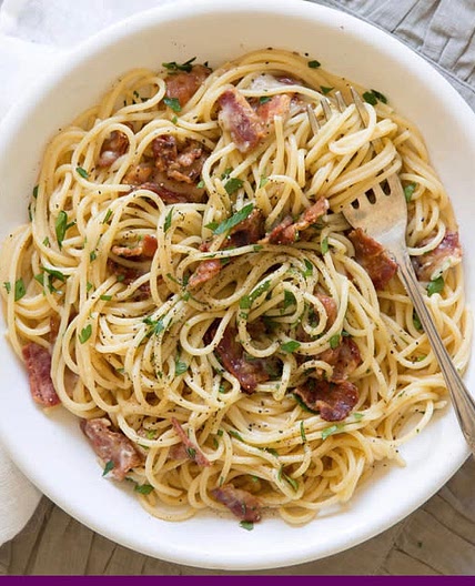 Spaghetti Carbonara with Green Peas and Basil